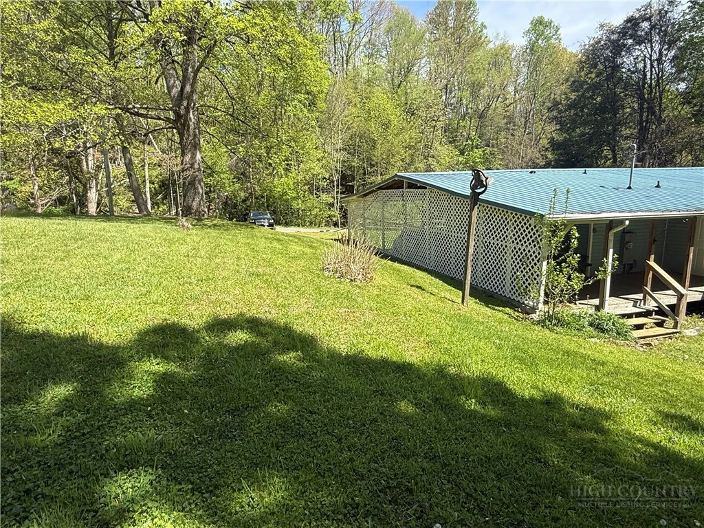 Image number 19 for the current listing