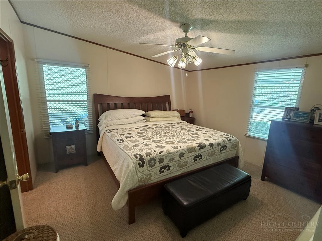 Image number 6 for the current listing