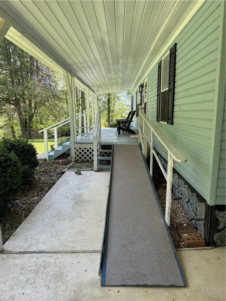 Image number 12 for the current listing