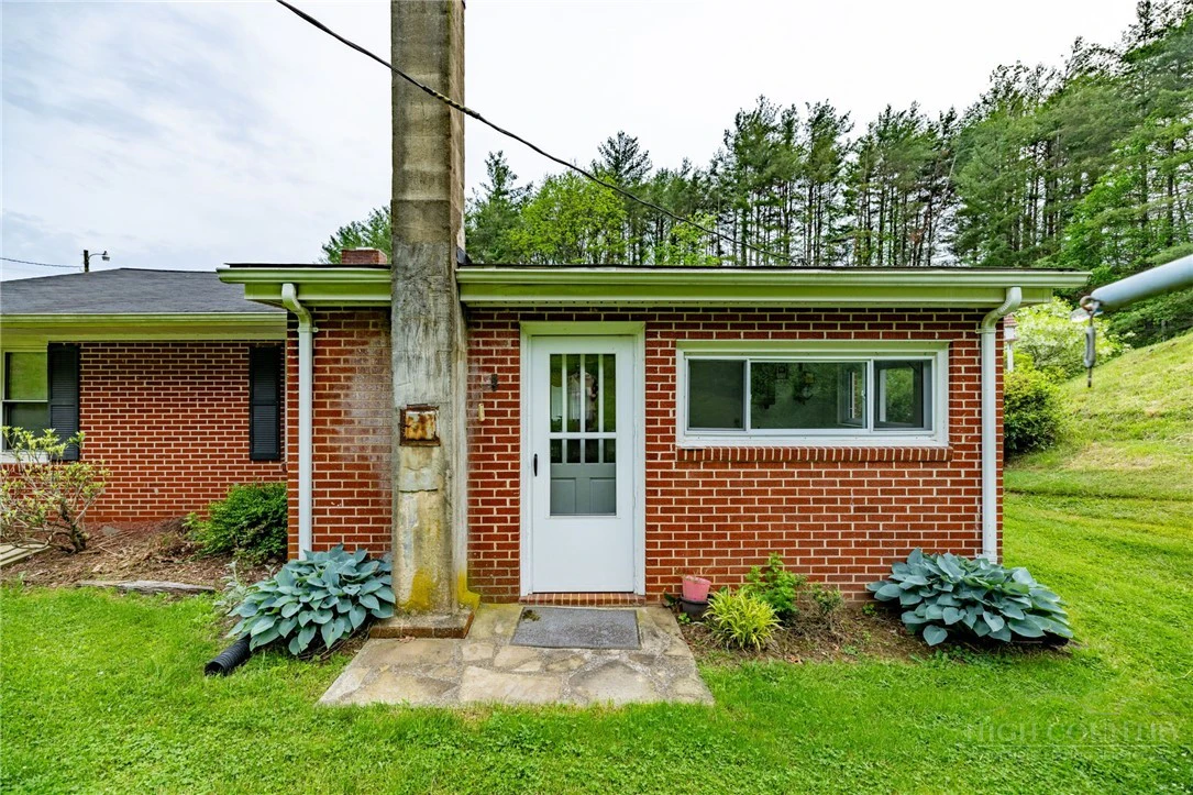 Image number 10 for the current listing