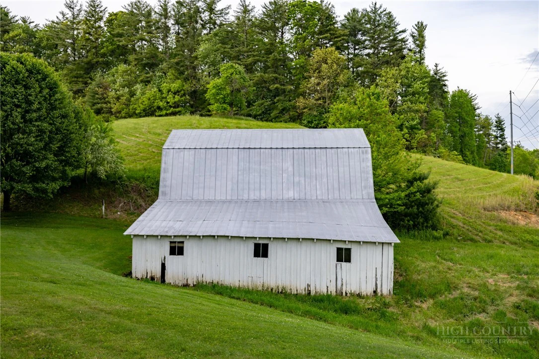 Image number 21 for the current listing