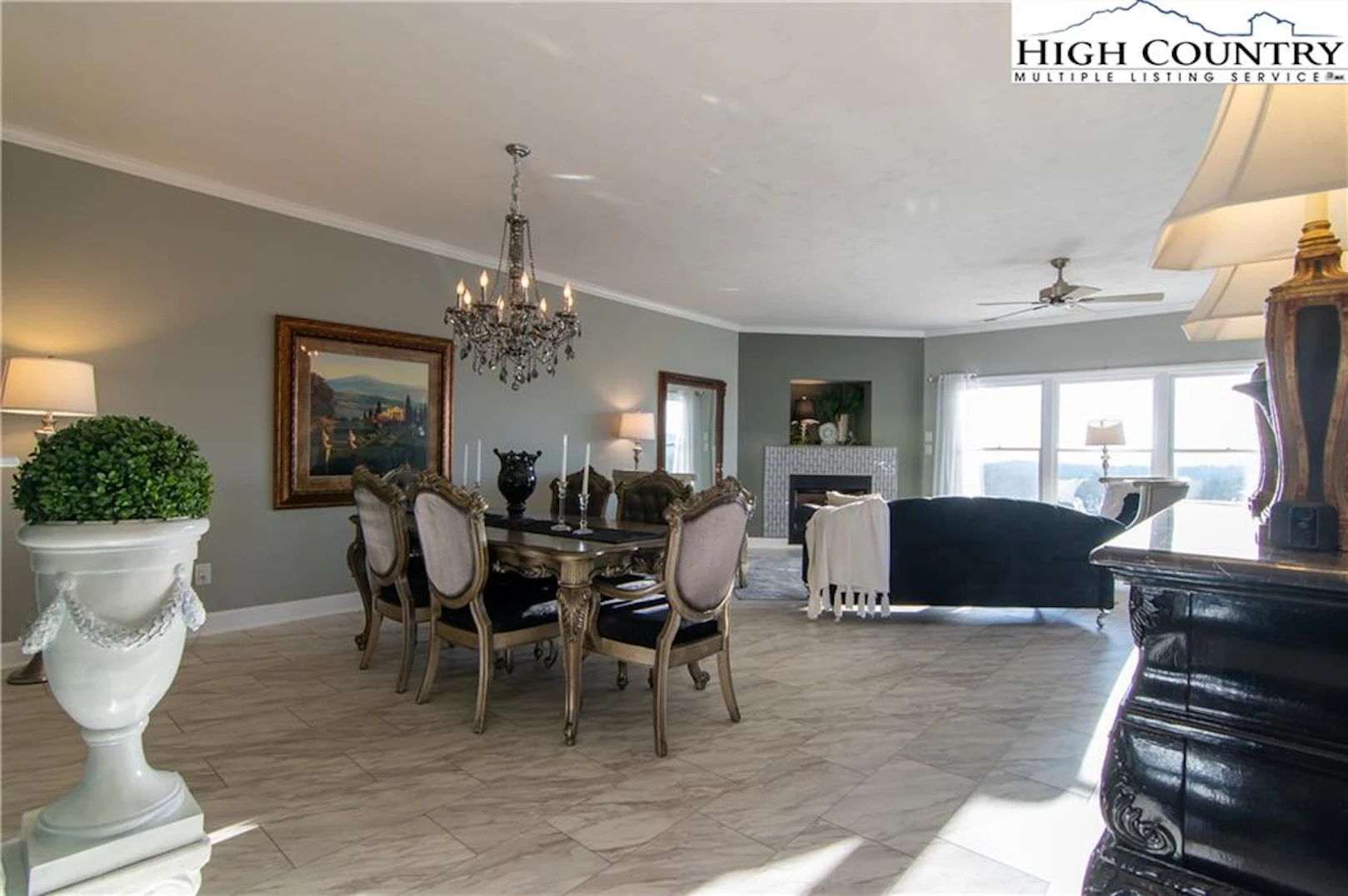 Image number 18 for the current listing
