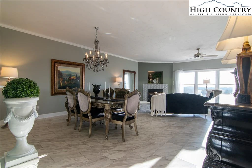 Image number 18 for the current listing