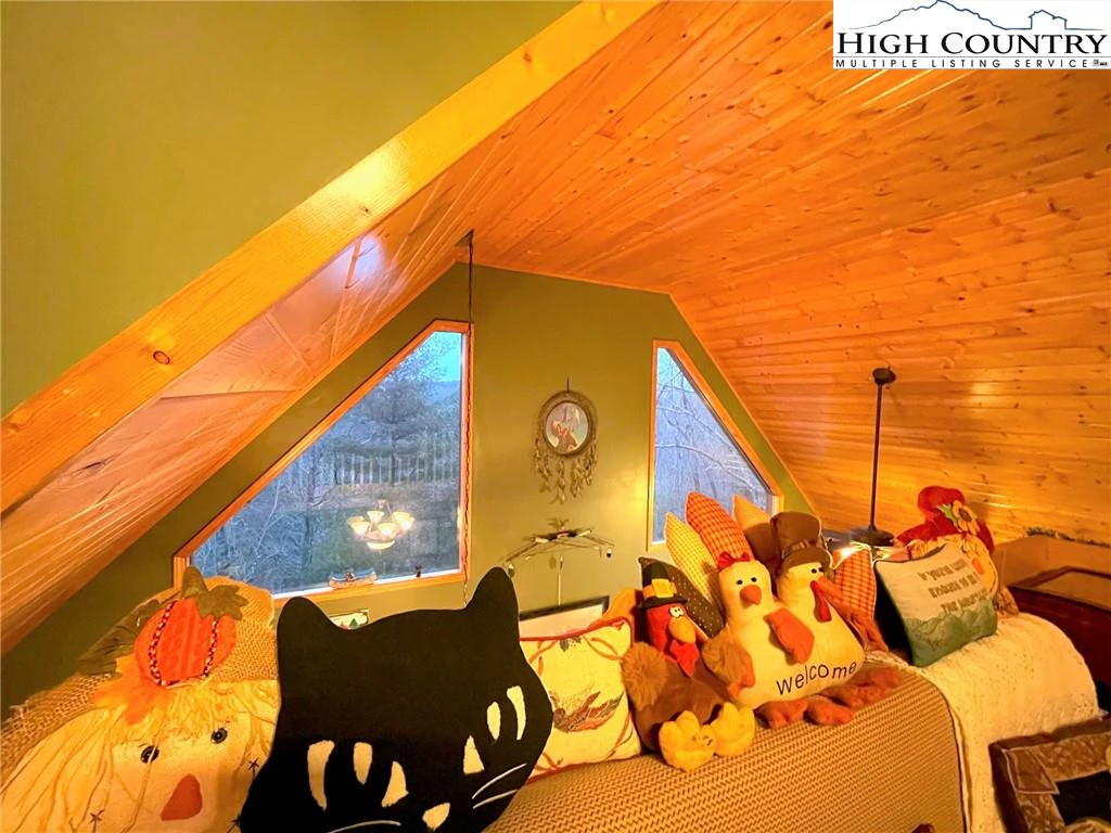 Image number 7 for the current listing