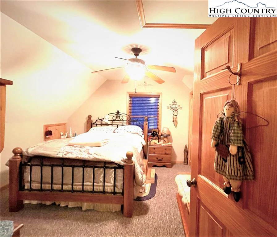 Image number 9 for the current listing