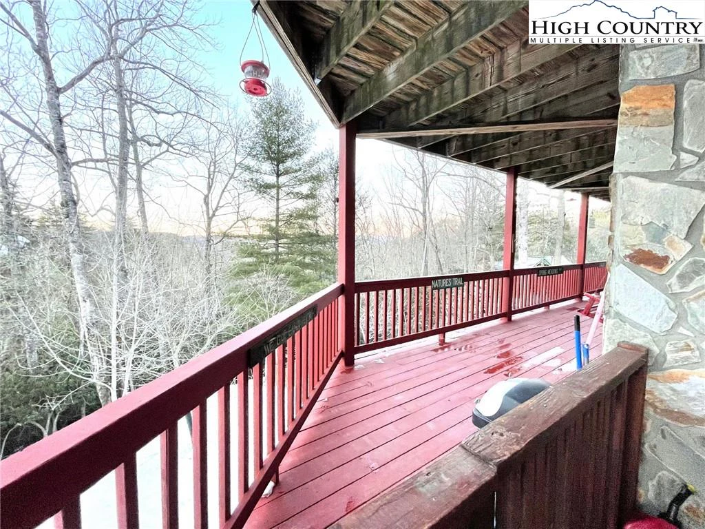 Image number 18 for the current listing