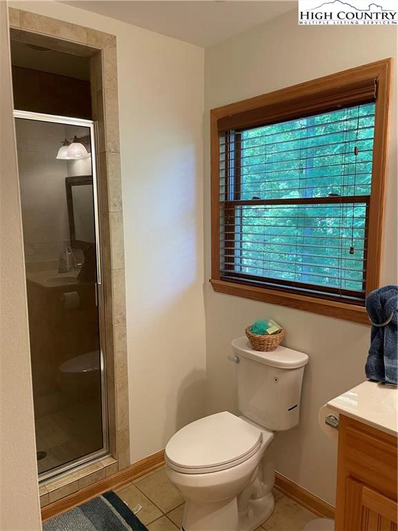 Image number 11 for the current listing