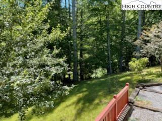 Image number 5 for the current listing