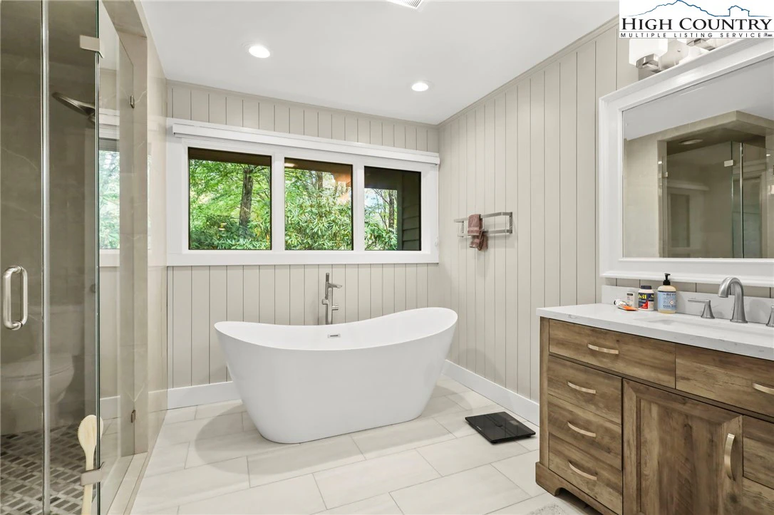 Image number 7 for the current listing