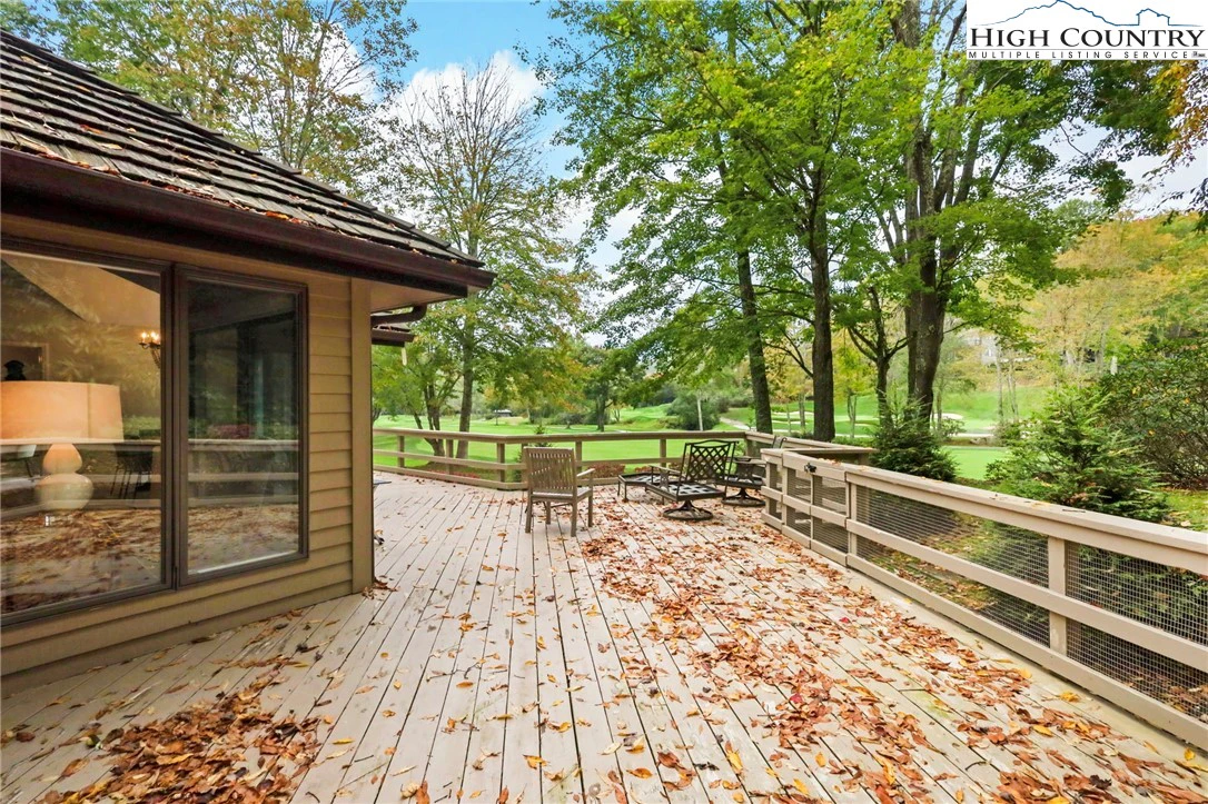 Image number 16 for the current listing