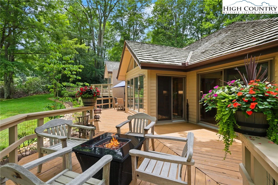 Image number 11 for the current listing