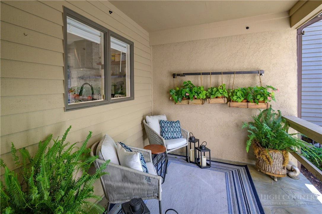 Image number 20 for the current listing