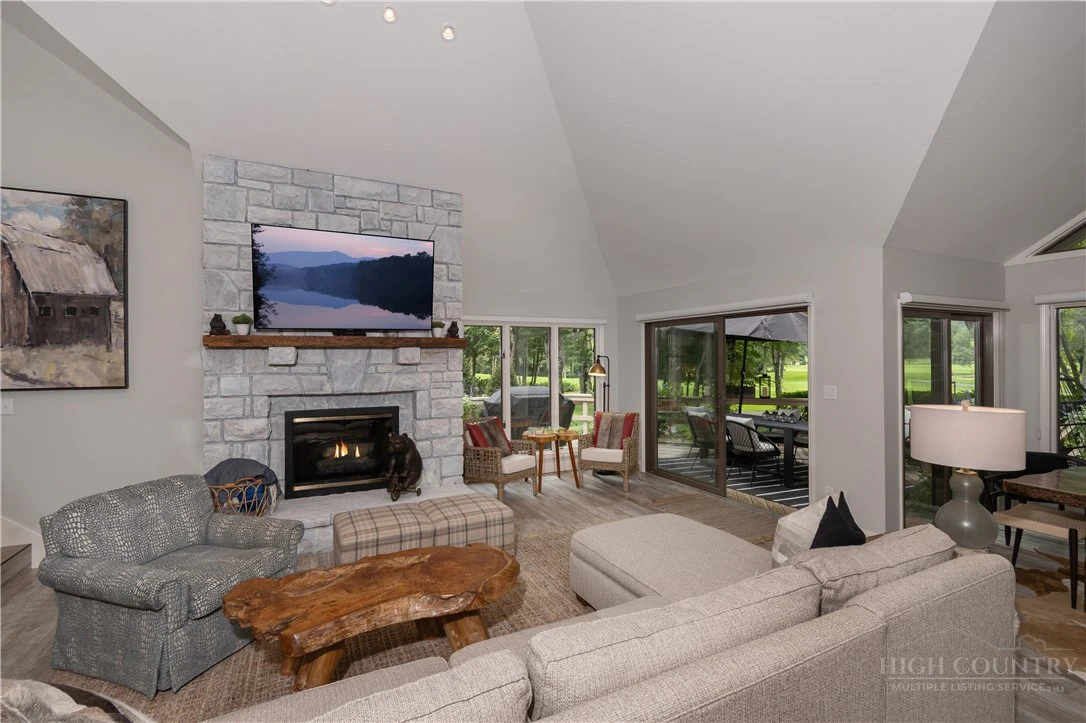 Image number 6 for the current listing