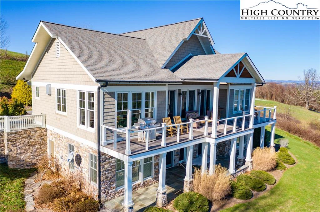 Image number 1 for the current listing