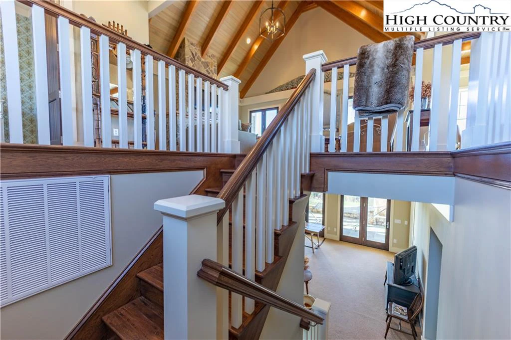 Image number 3 for the current listing