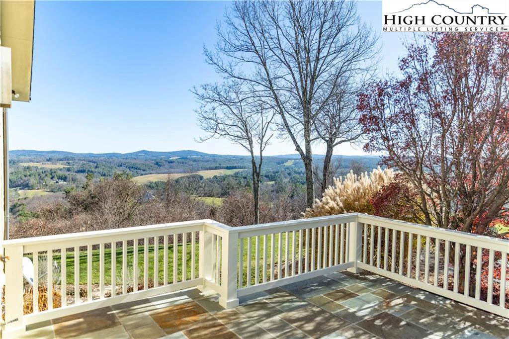 Image number 18 for the current listing