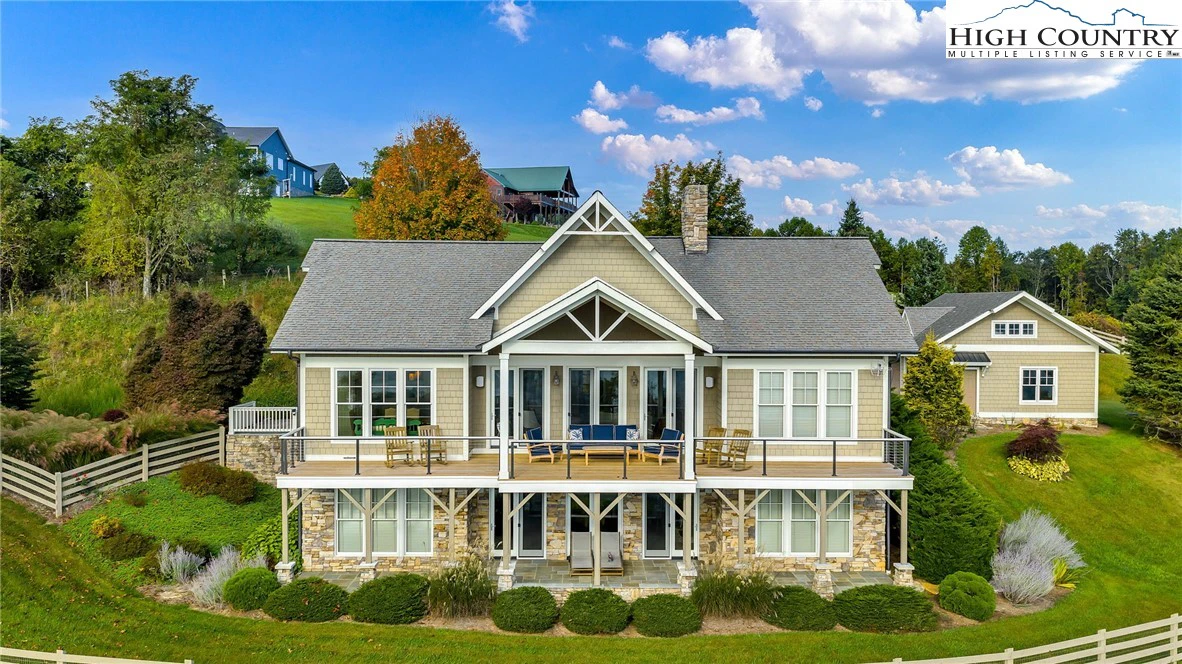 Image number 1 for the current listing