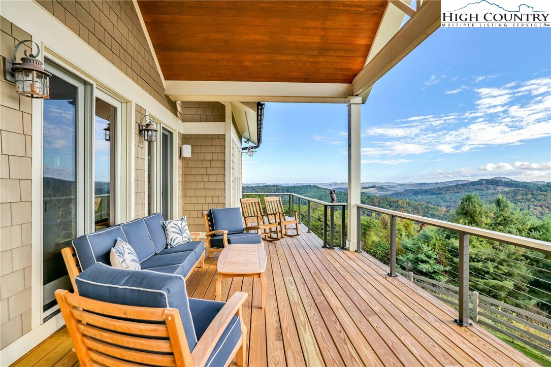 Image number 13 for the current listing
