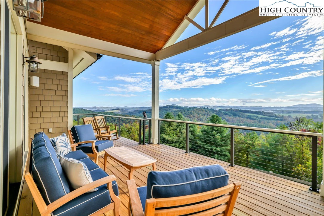 Image number 15 for the current listing
