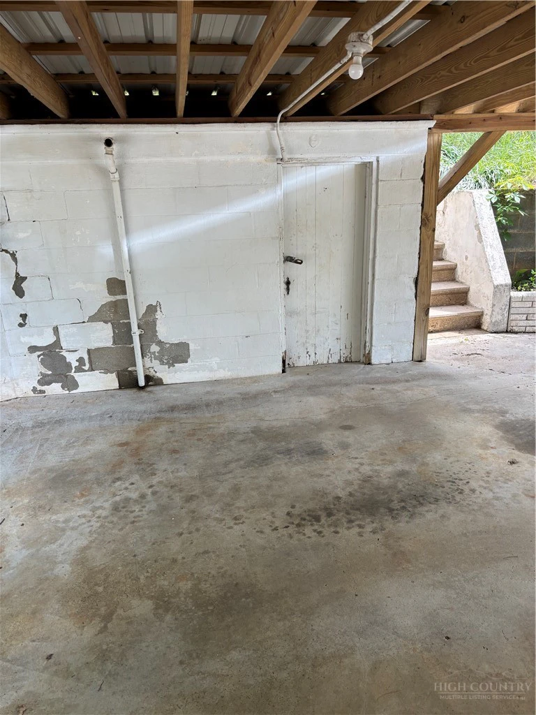Image number 10 for the current listing