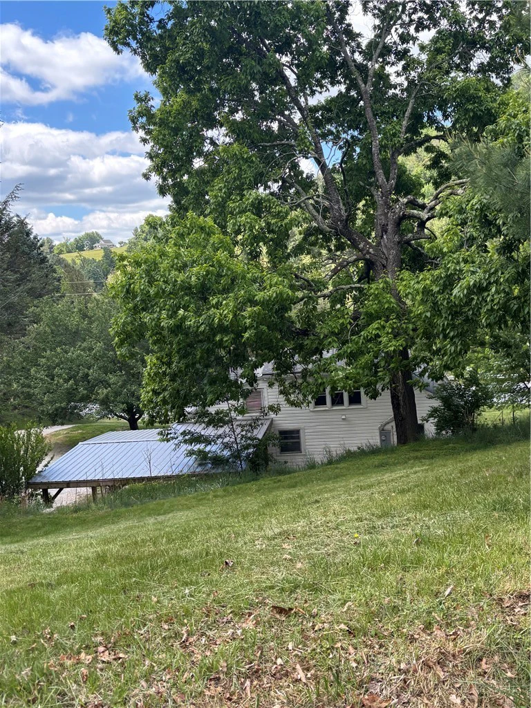 Image number 9 for the current listing