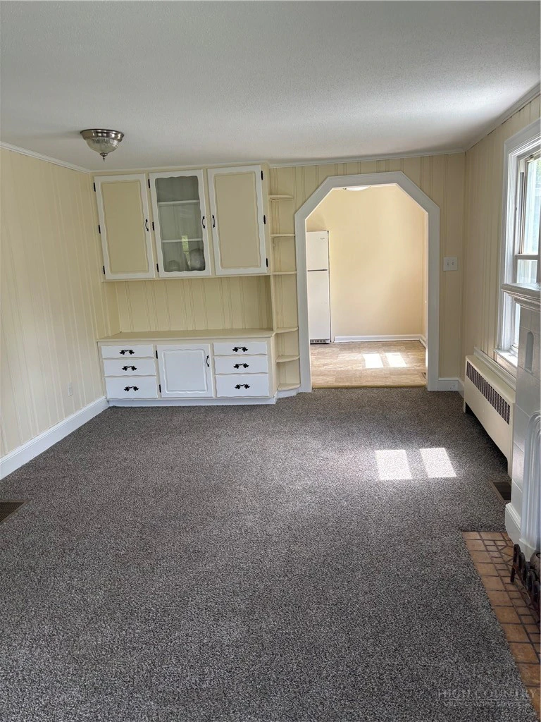 Image number 16 for the current listing
