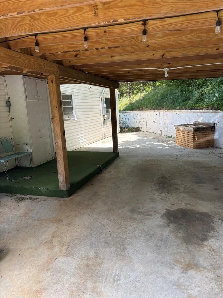 Image number 6 for the current listing