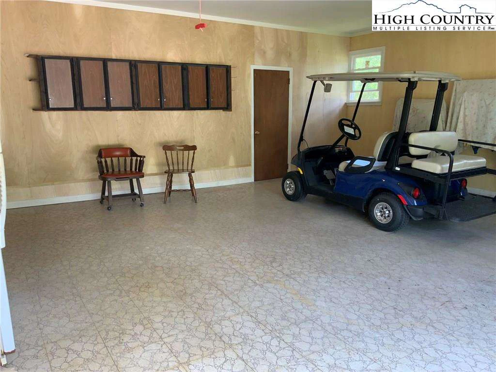 Image number 18 for the current listing