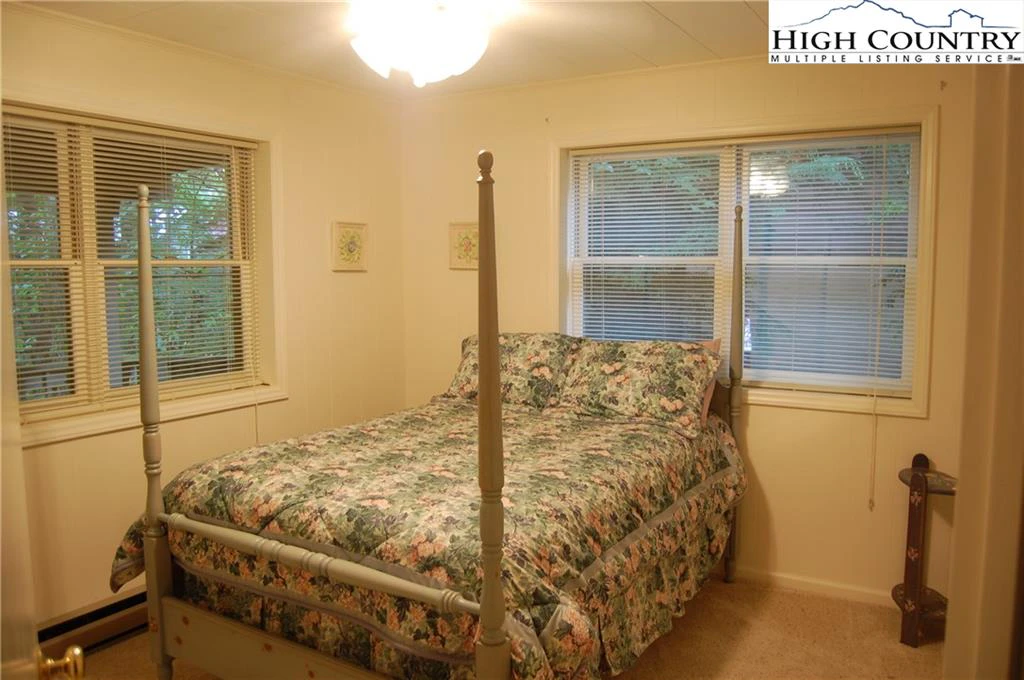 Image number 2 for the current listing