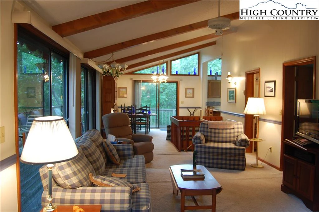 Image number 21 for the current listing