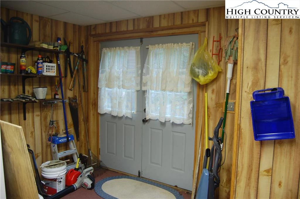 Image number 3 for the current listing