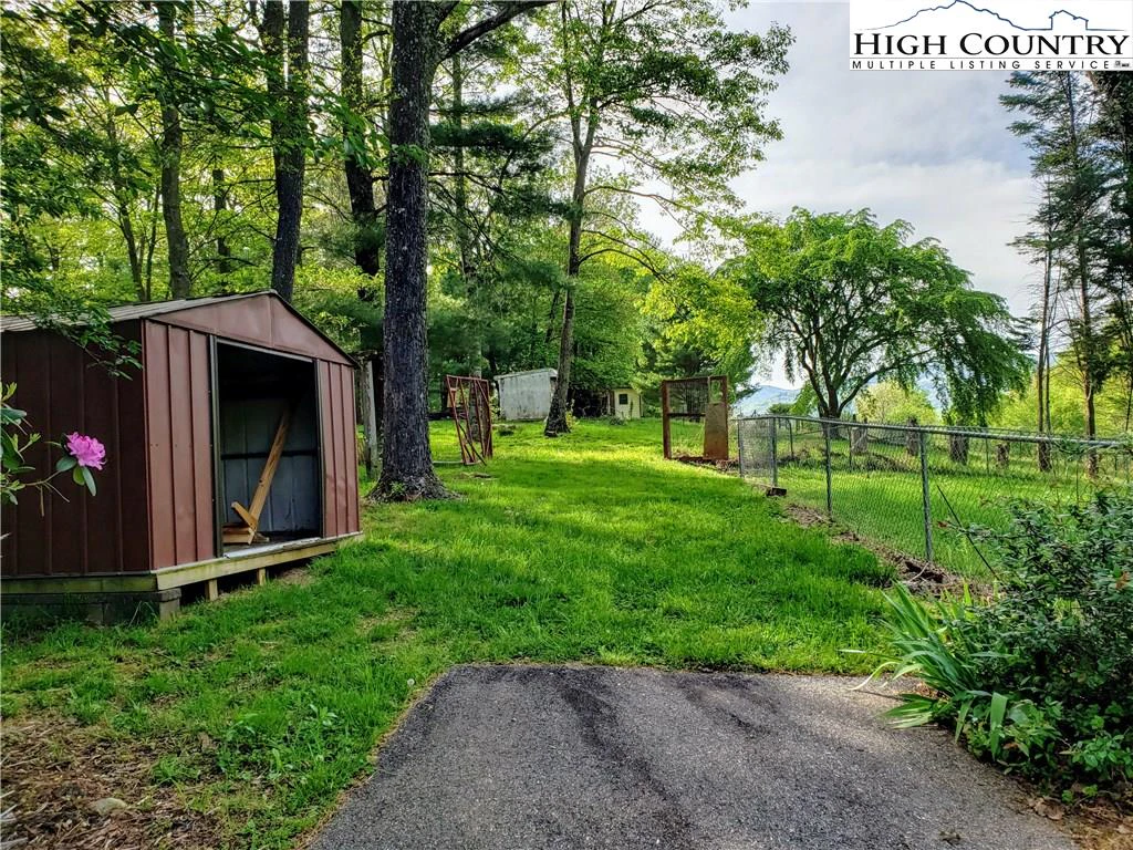 Image number 5 for the current listing