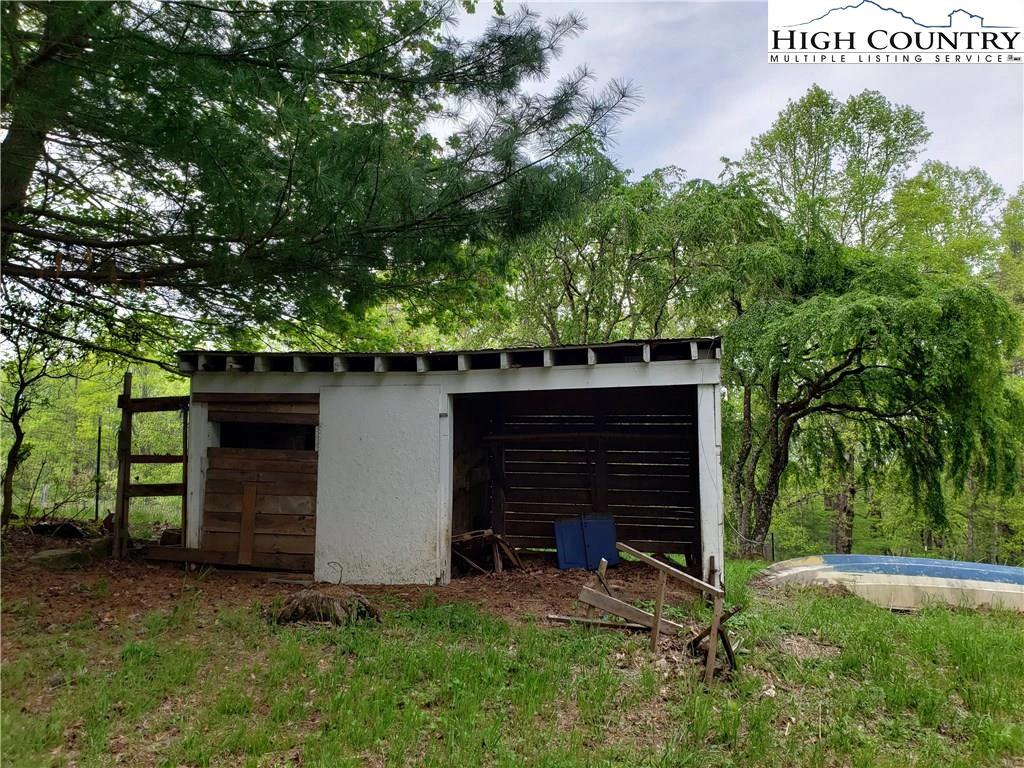 Image number 9 for the current listing