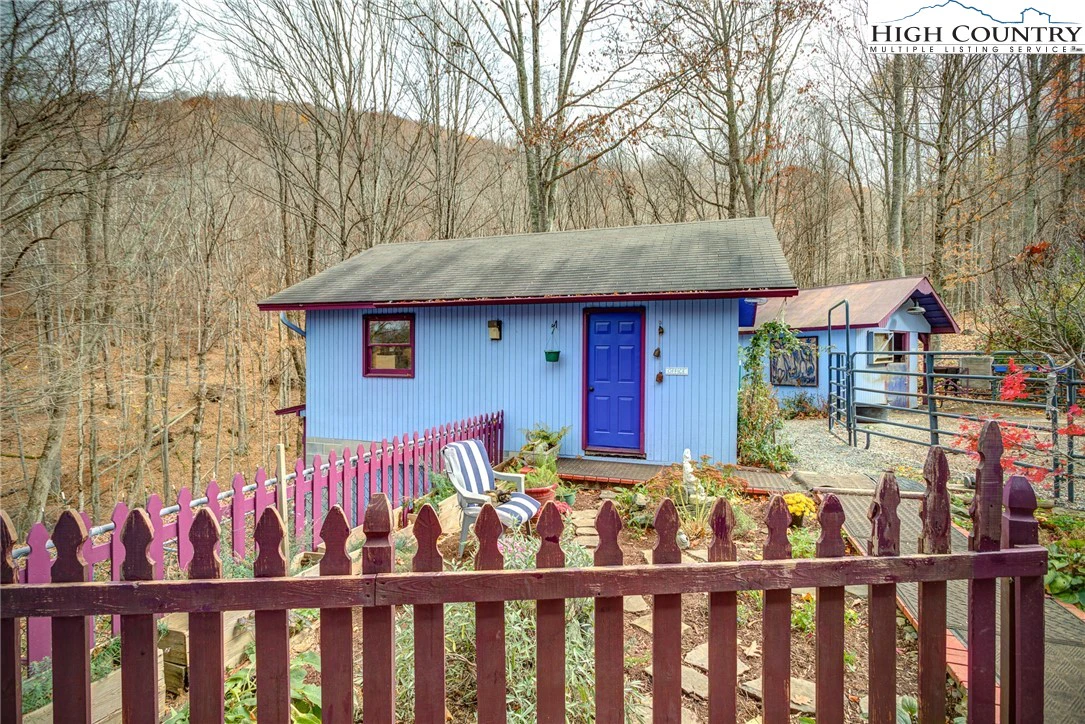Image number 2 for the current listing