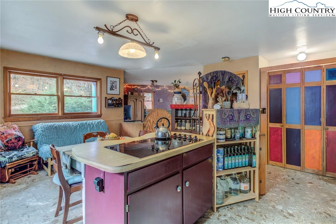 Image number 10 for the current listing