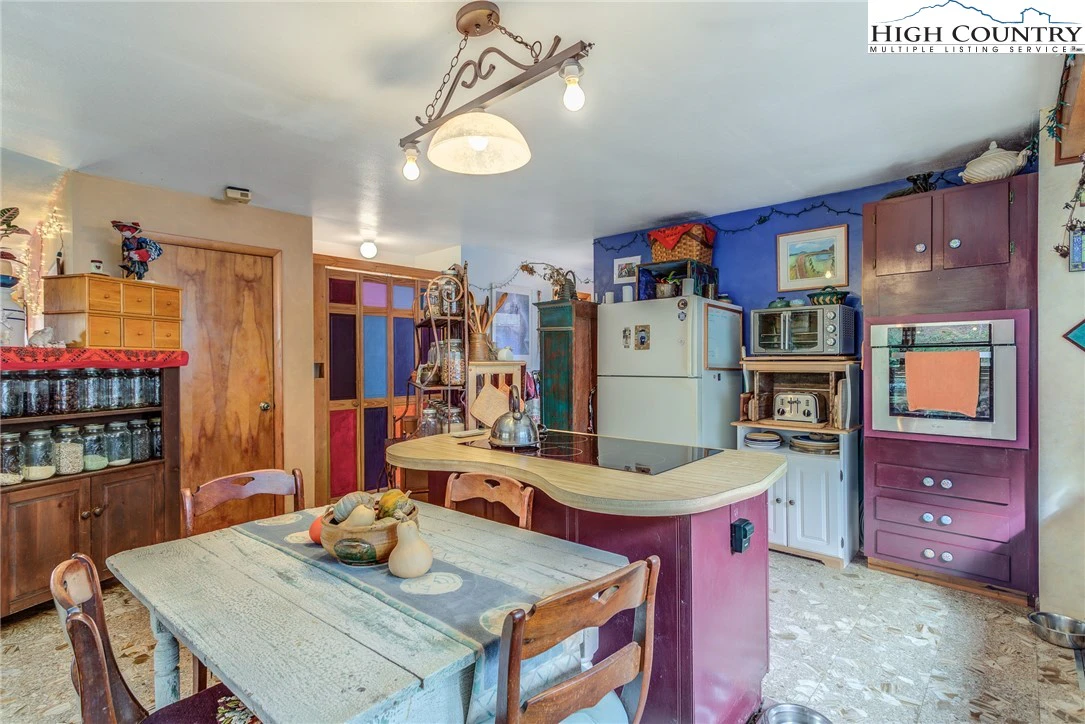 Image number 11 for the current listing