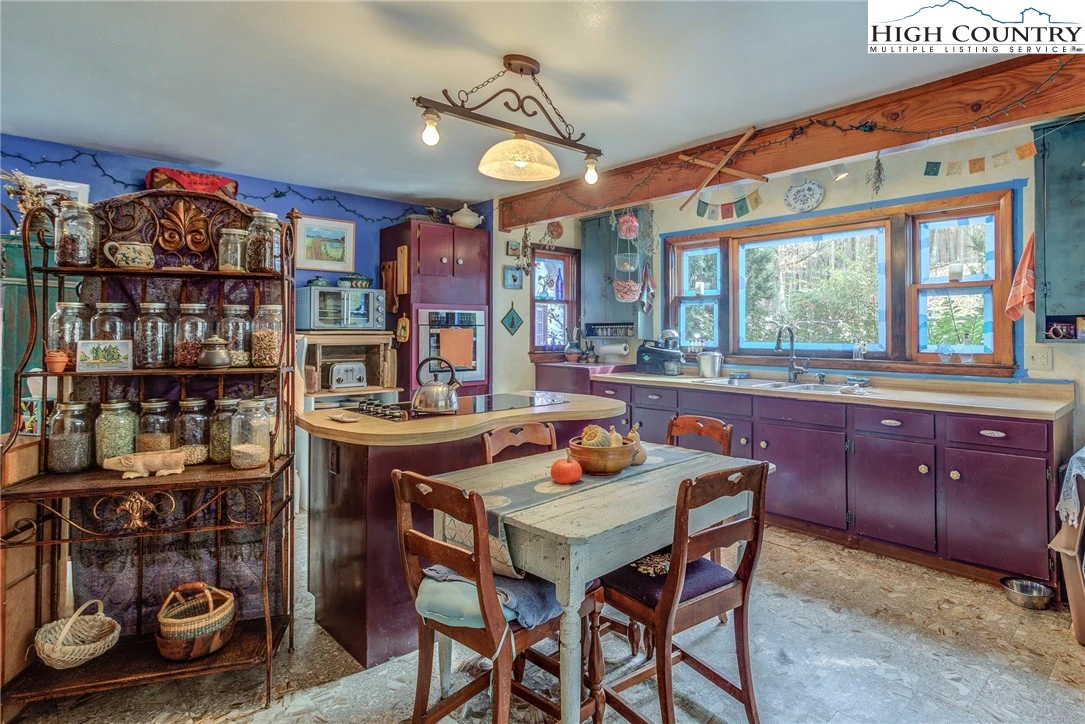 Image number 12 for the current listing