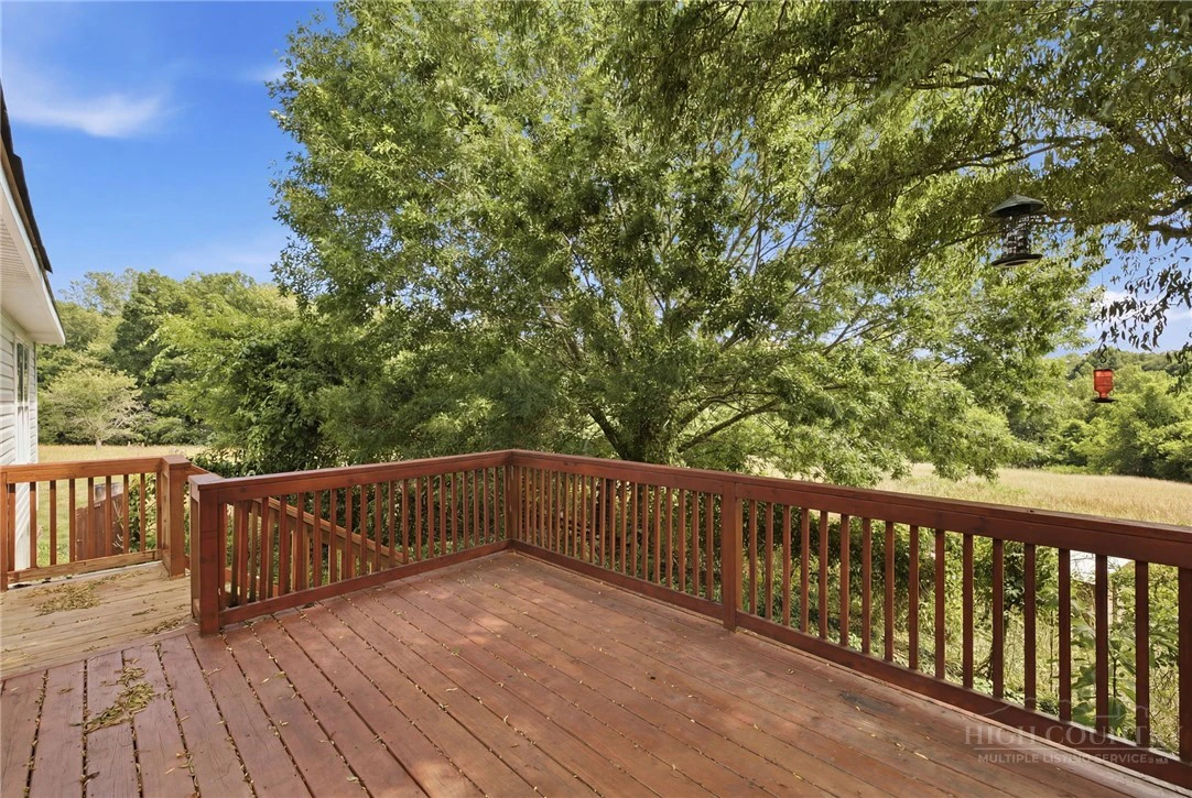 Image number 29 for the current listing