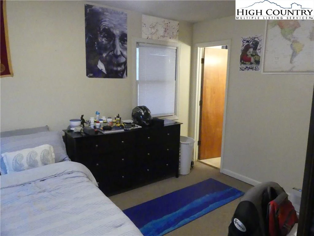 Image number 11 for the current listing