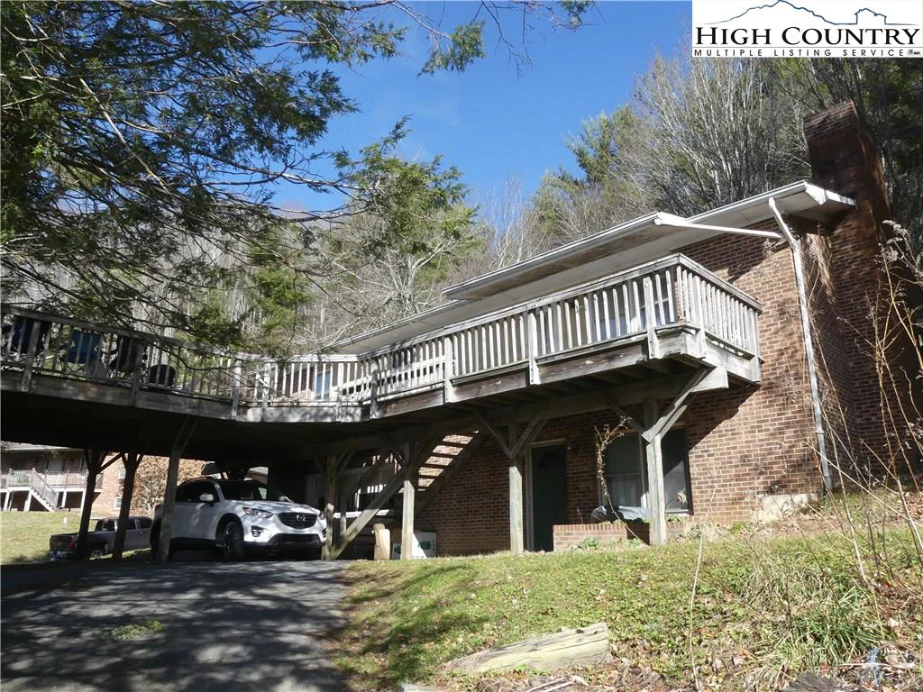 Image number 18 for the current listing