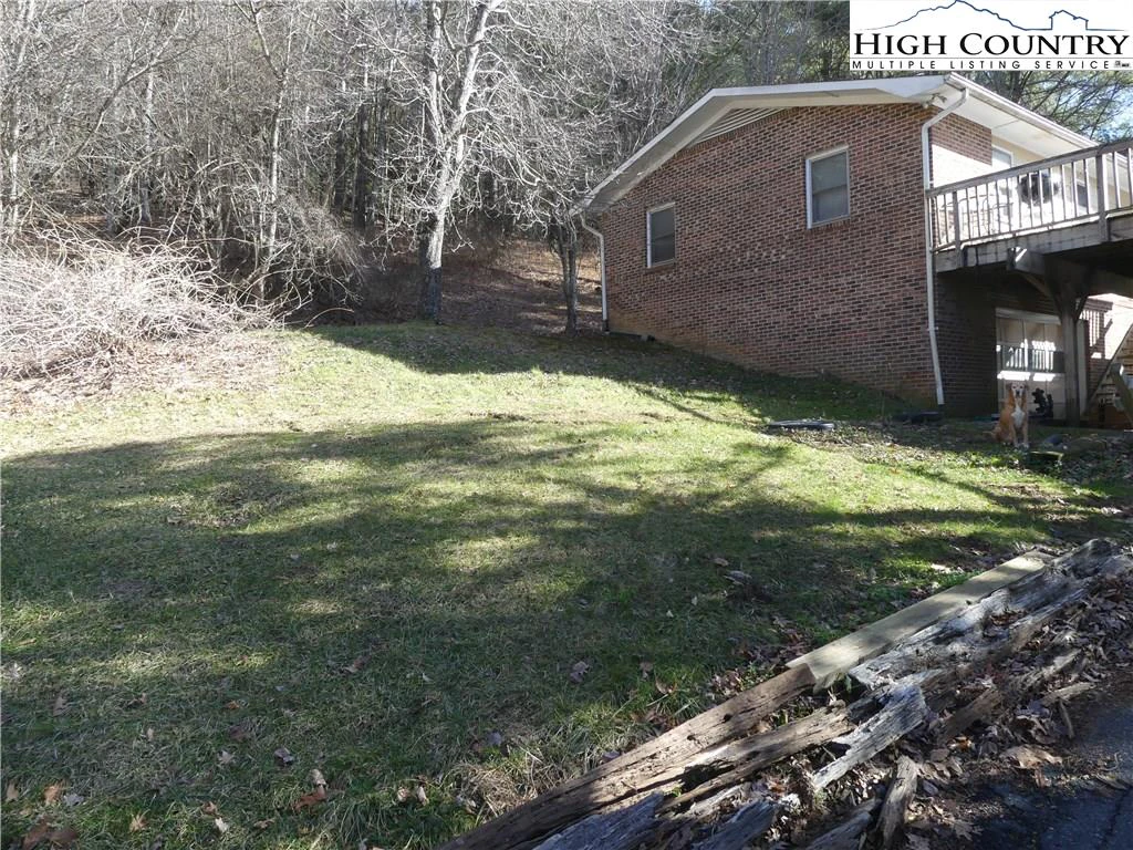 Image number 16 for the current listing