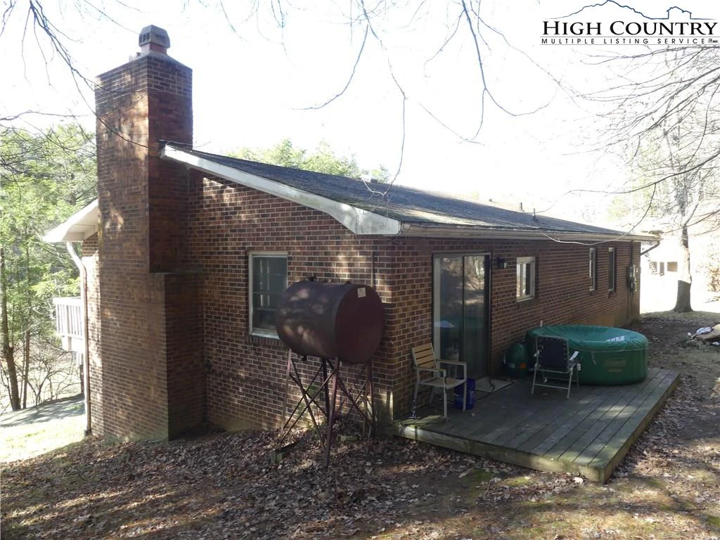 Image number 15 for the current listing