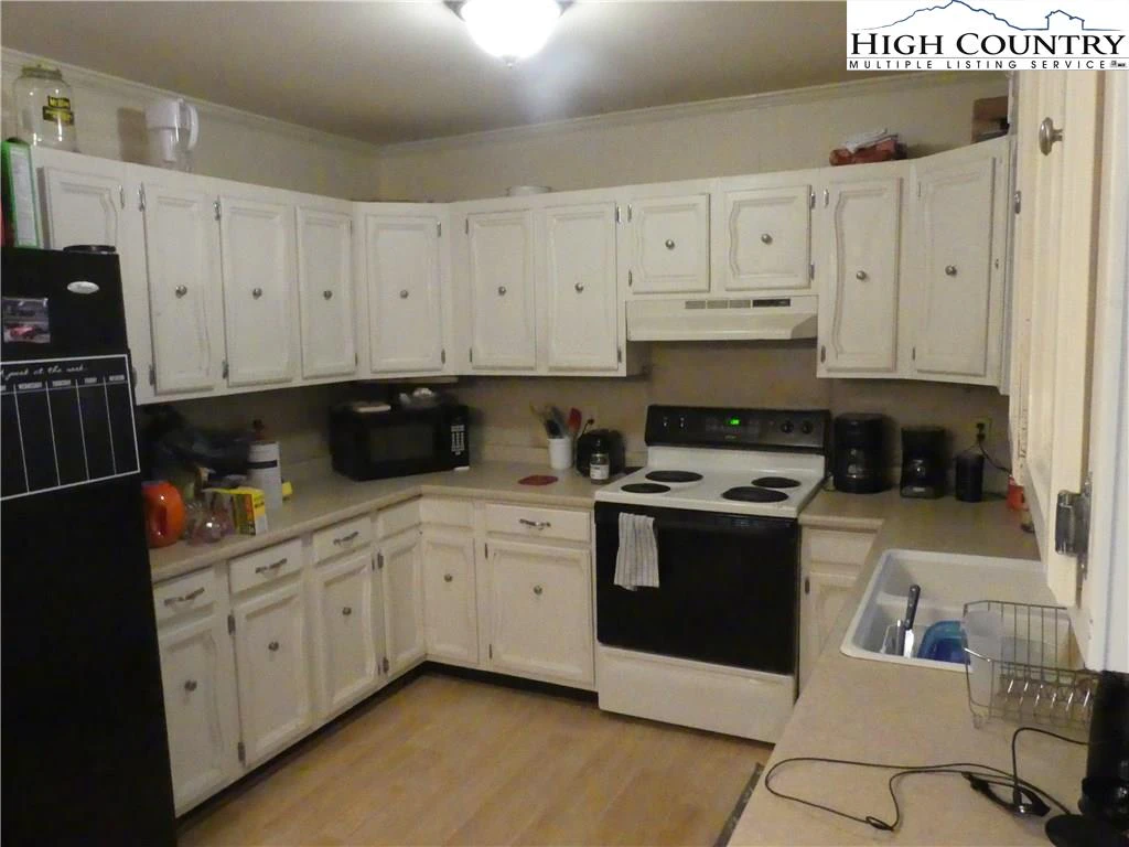 Image number 12 for the current listing