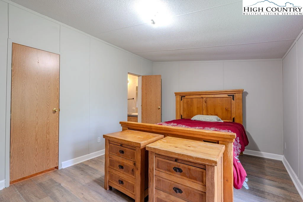 Image number 5 for the current listing