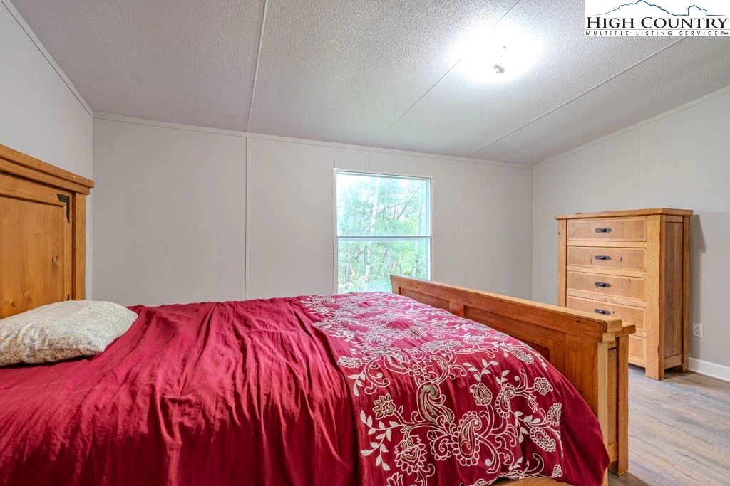 Image number 6 for the current listing