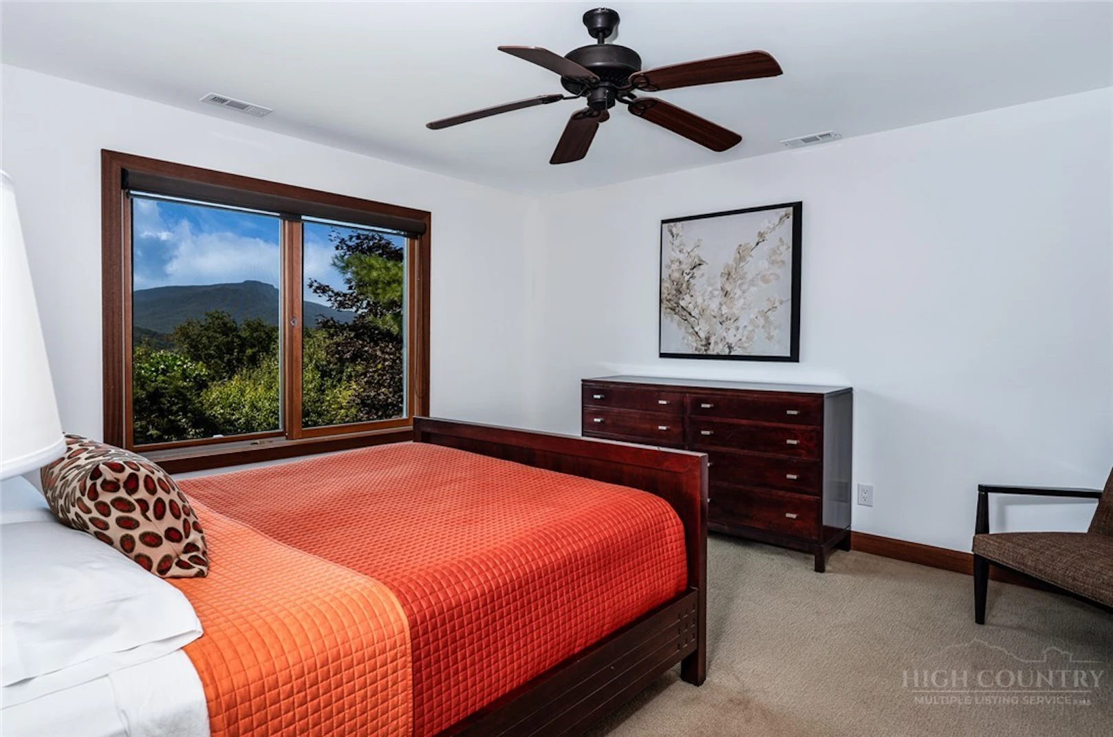 Image number 19 for the current listing