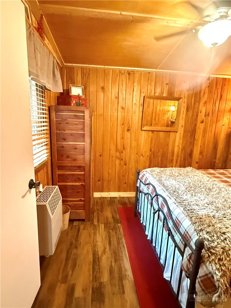 Image number 4 for the current listing