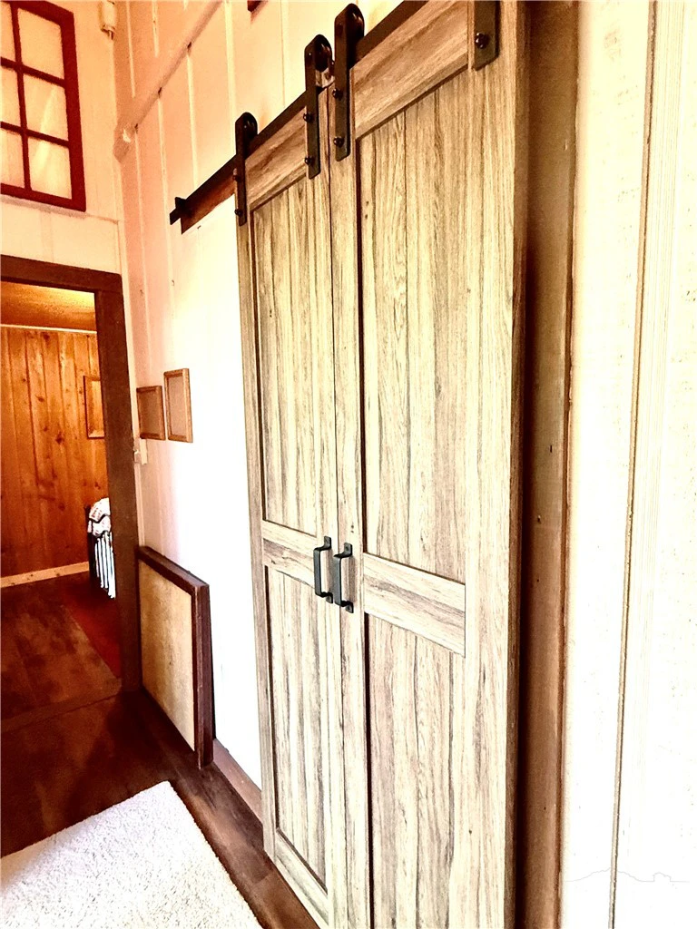 Image number 5 for the current listing