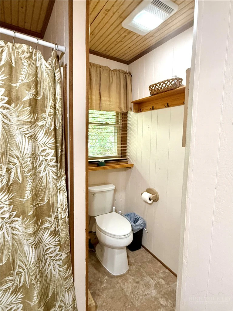 Image number 14 for the current listing