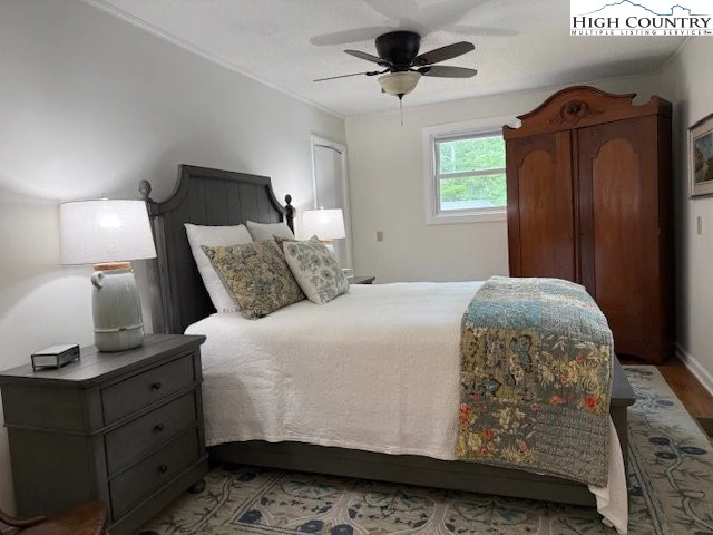 Image number 11 for the current listing